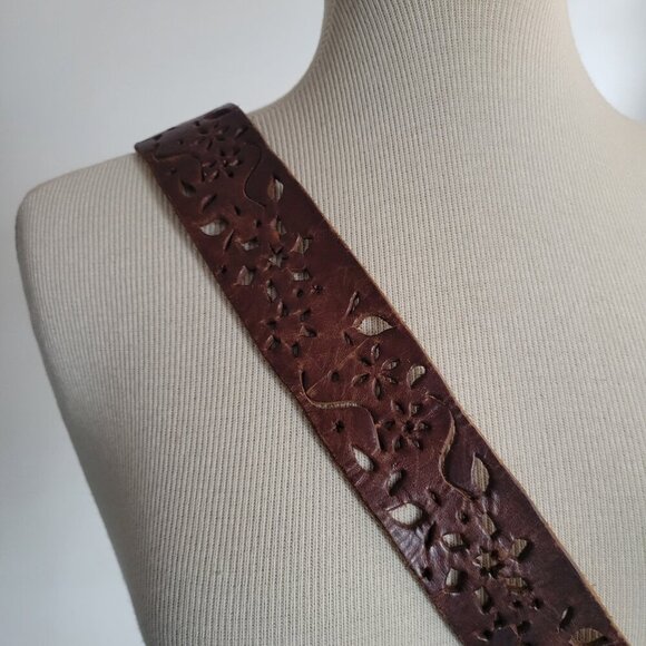 Women's Rustic Leather Belt with Silver Buckle - Picture 5 of 10